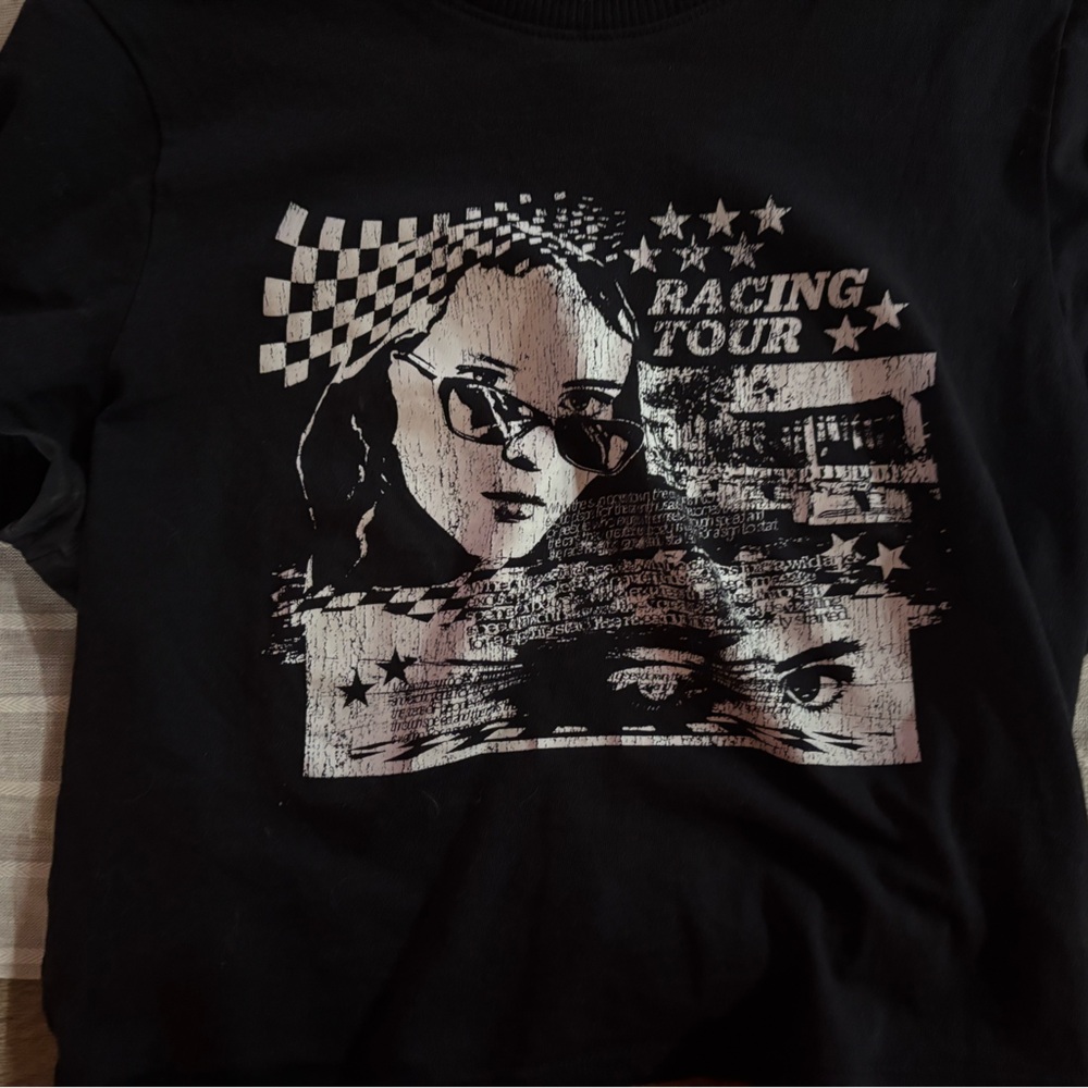 H&M racing tour cropped top